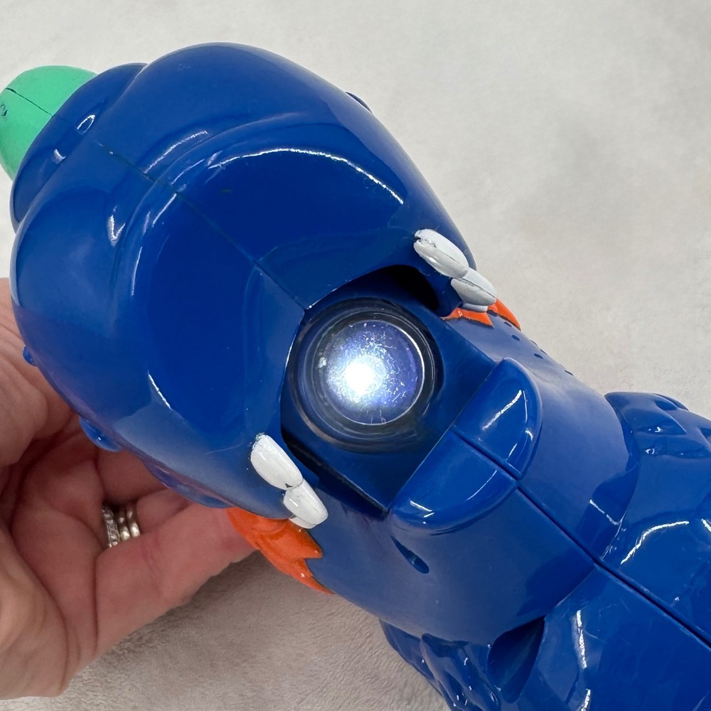 Fisher-Price Wild Lights Monster Blue Dragon Flashlight Y2K Retro Toy WORKS! - Picture 5 of 5